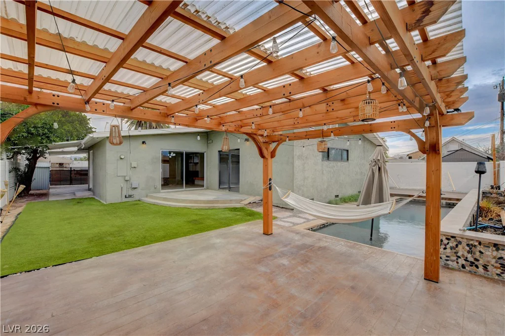 1032 Howard, Las Vegas, NV 89104