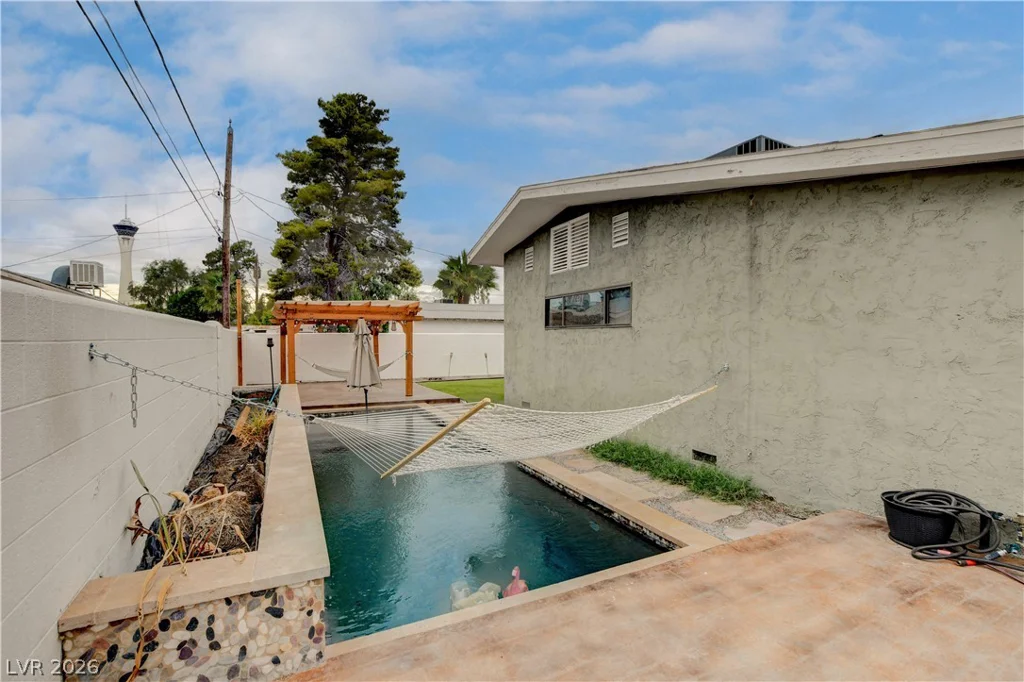 1032 Howard, Las Vegas, NV 89104