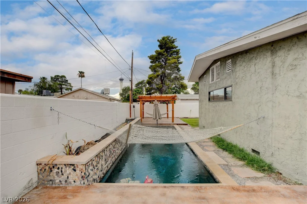 1032 Howard, Las Vegas, NV 89104