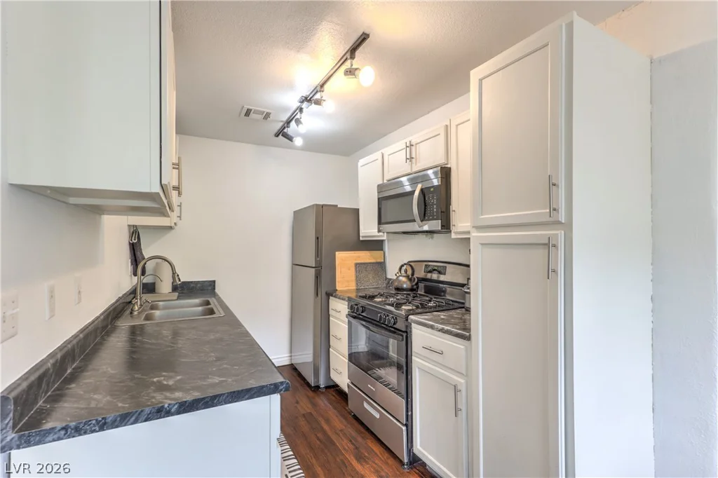 5330 Charleston, Las Vegas, NV 89142