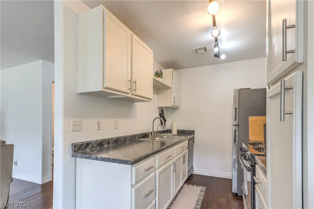 5330 Charleston, Las Vegas, NV 89142