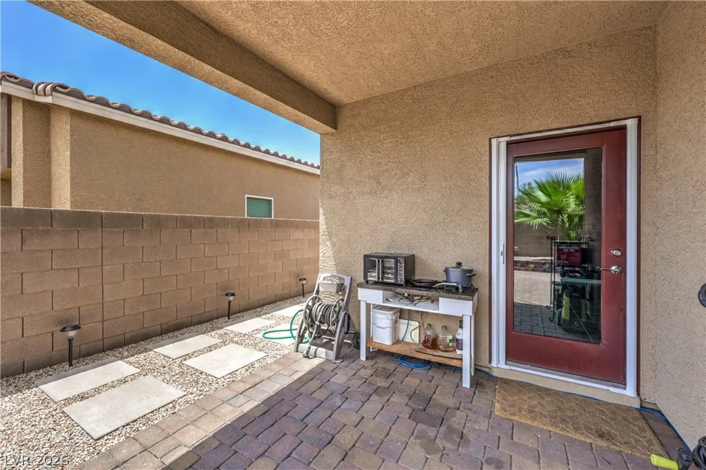 7908 Romulan, North Las Vegas, NV 89084