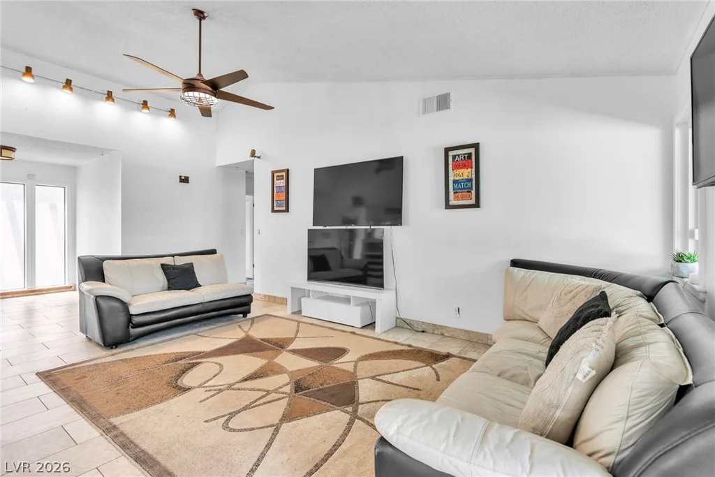 4460 Cranbrook, Las Vegas, NV 89103