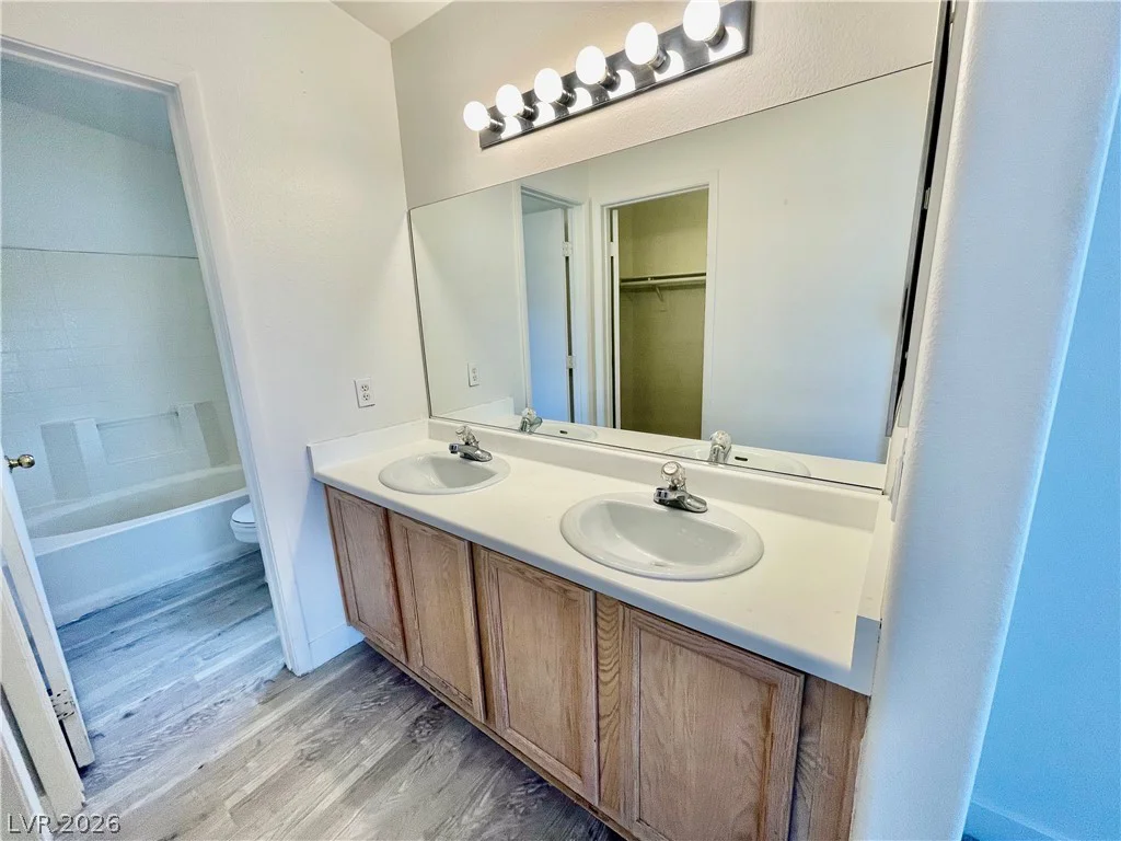 5944 Trickling Descent, Henderson, NV 89011