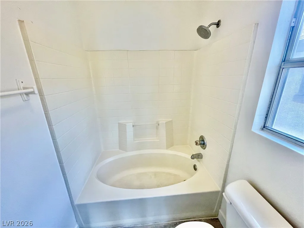 5944 Trickling Descent, Henderson, NV 89011