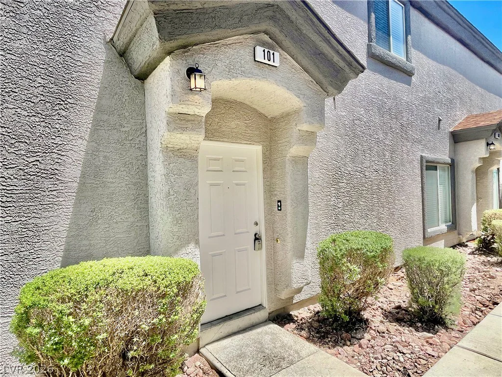 5944 Trickling Descent, Henderson, NV 89011