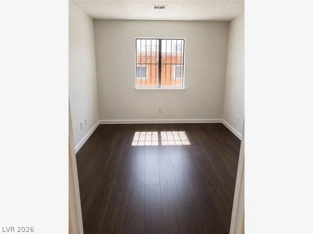 6938 Issac, Las Vegas, NV 89156