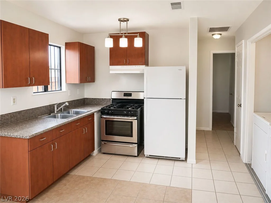 6938 Issac, Las Vegas, NV 89156
