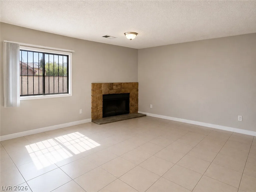 6938 Issac, Las Vegas, NV 89156