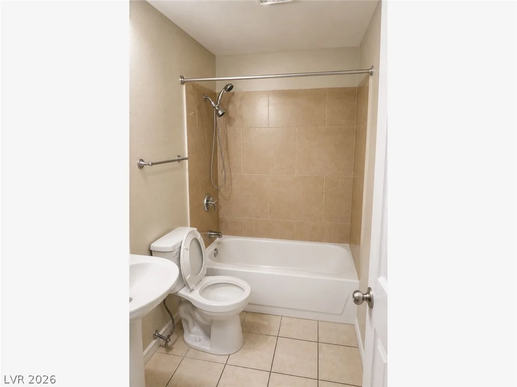 6938 Issac, Las Vegas, NV 89156