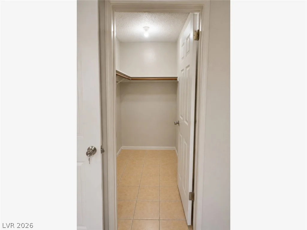 6938 Issac, Las Vegas, NV 89156
