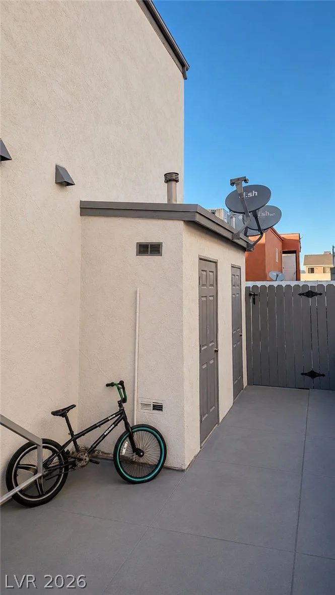 6938 Issac, Las Vegas, NV 89156