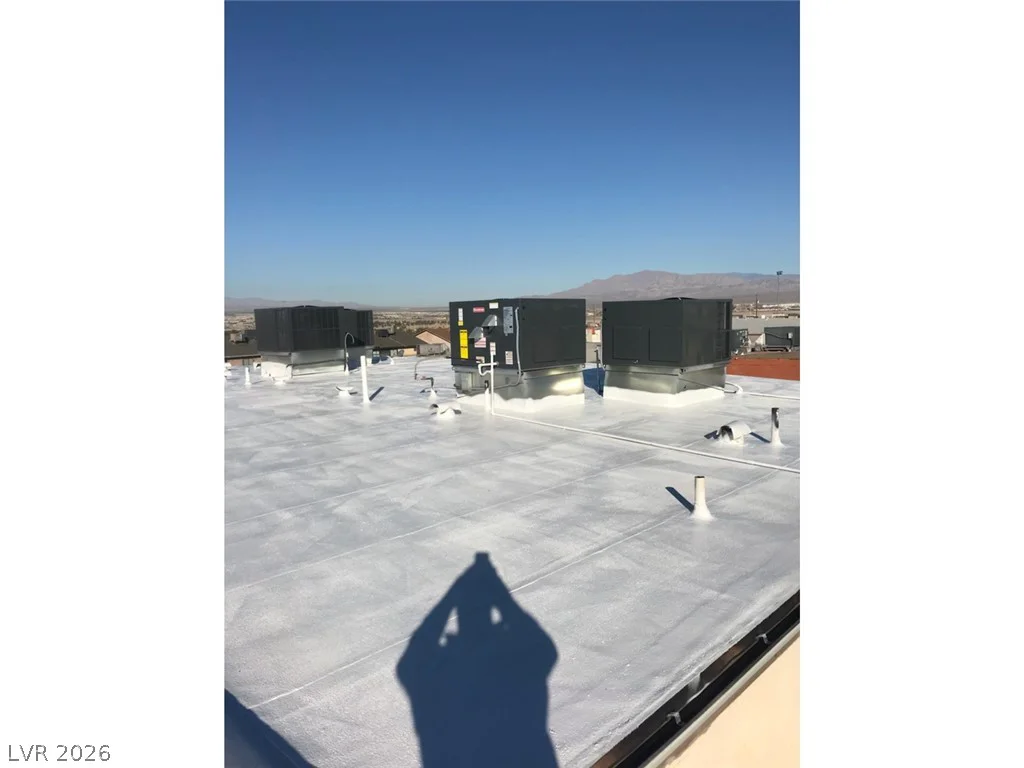 6938 Issac, Las Vegas, NV 89156