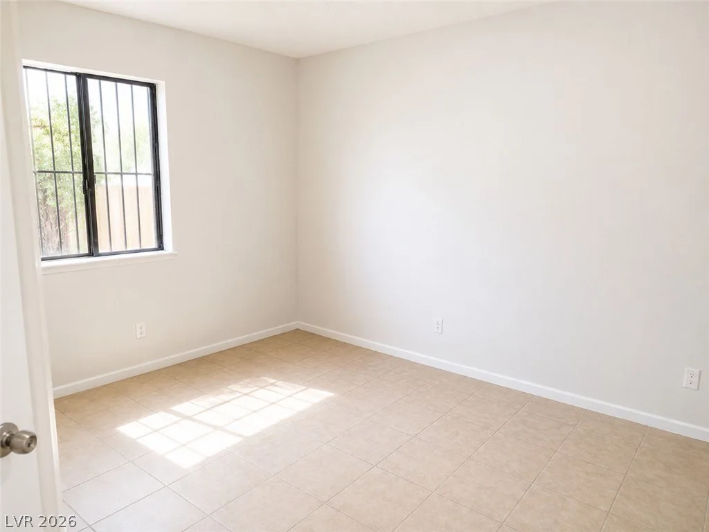 6938 Issac, Las Vegas, NV 89156