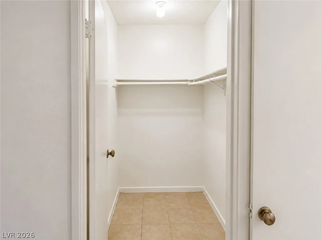 6938 Issac, Las Vegas, NV 89156
