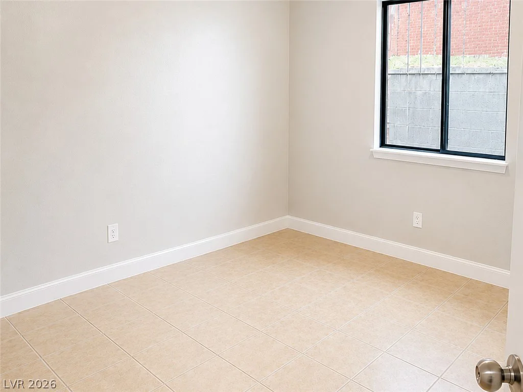 6938 Issac, Las Vegas, NV 89156