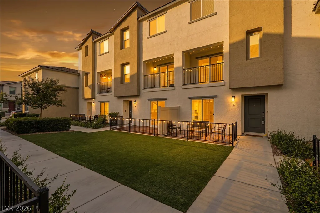 12328 Golden Wreath, Las Vegas, NV 89183