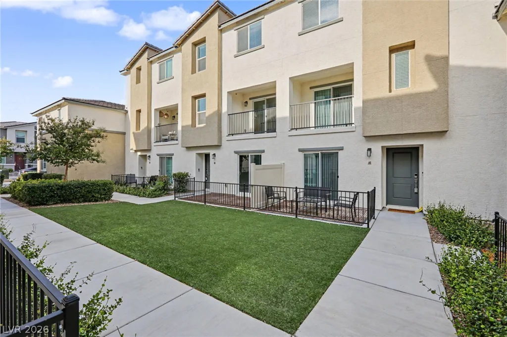 12328 Golden Wreath, Las Vegas, NV 89183