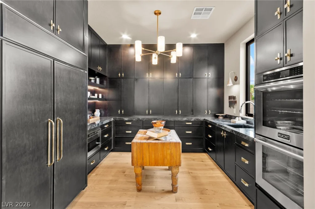 8565 Stange, Las Vegas, NV 89129