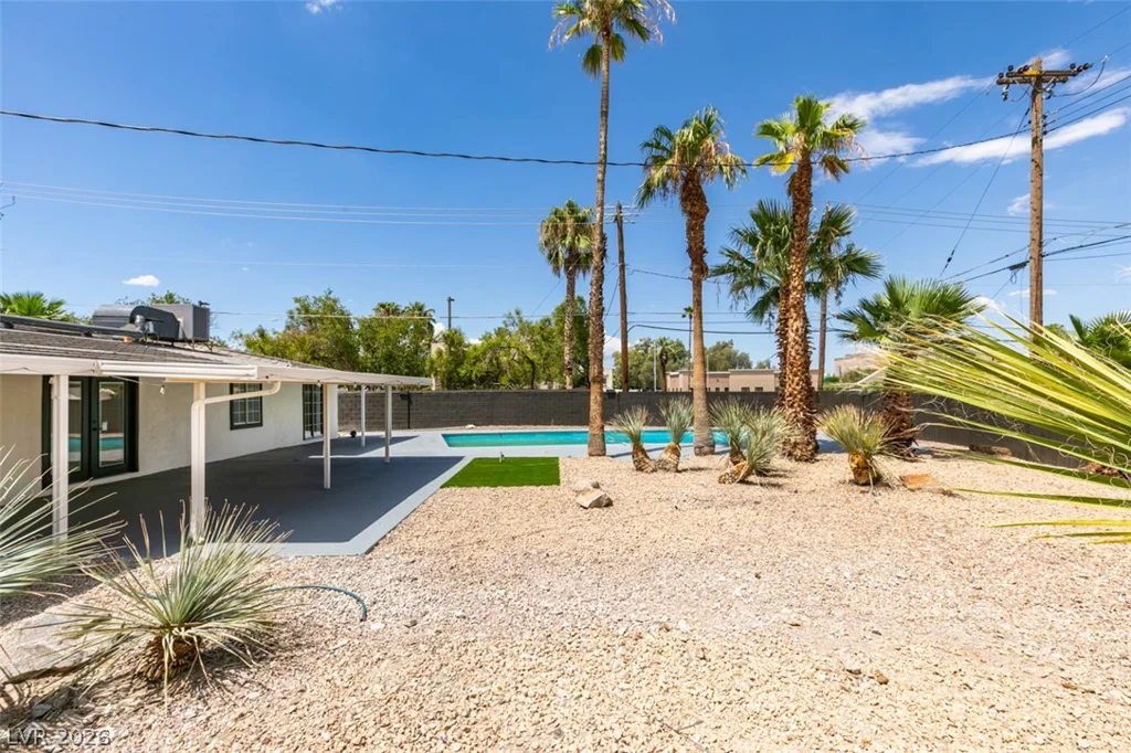 1111 Strong, Las Vegas, NV 89102