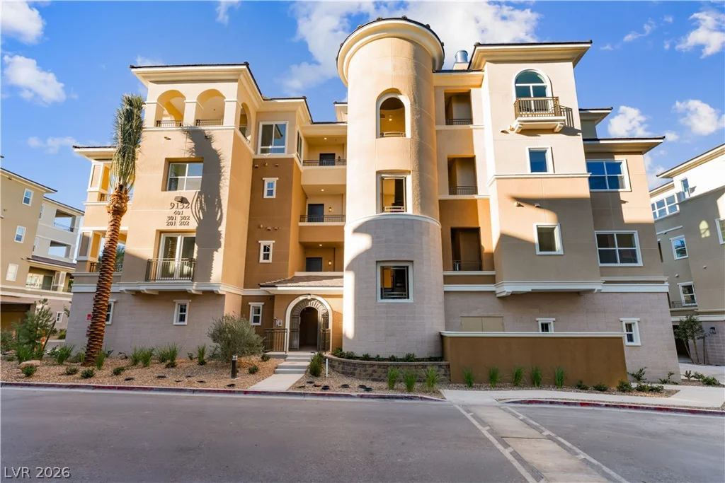 9132 Las Manaitas, Las Vegas, NV 89144