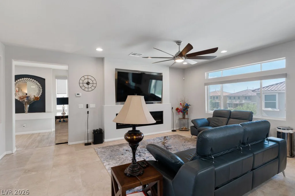5910 Haleh, Las Vegas, NV 89141