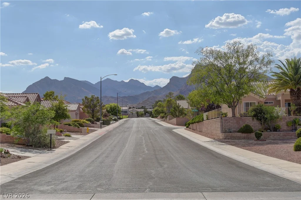 2516 Highvale, Las Vegas, NV 89134