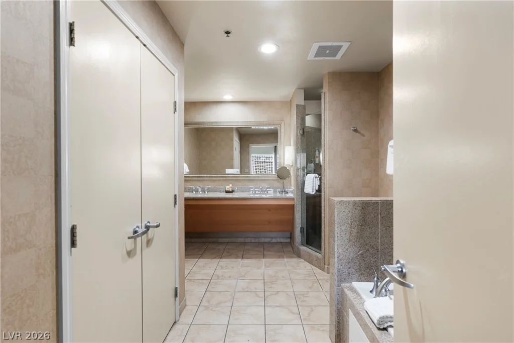 211 Flamingo, Las Vegas, NV 89169