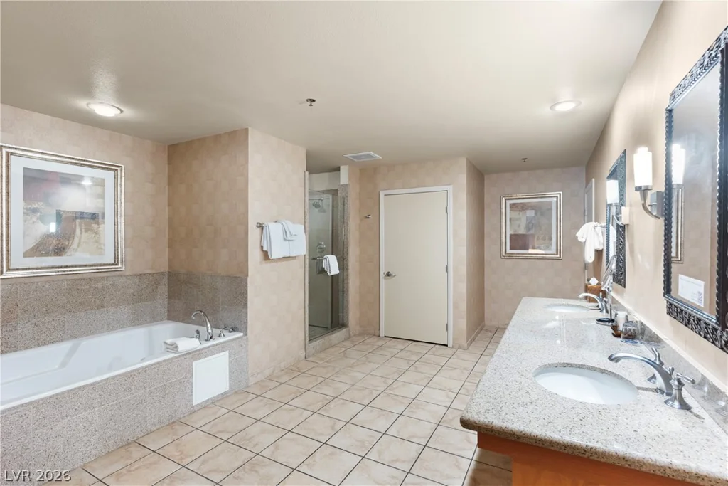 211 Flamingo, Las Vegas, NV 89169