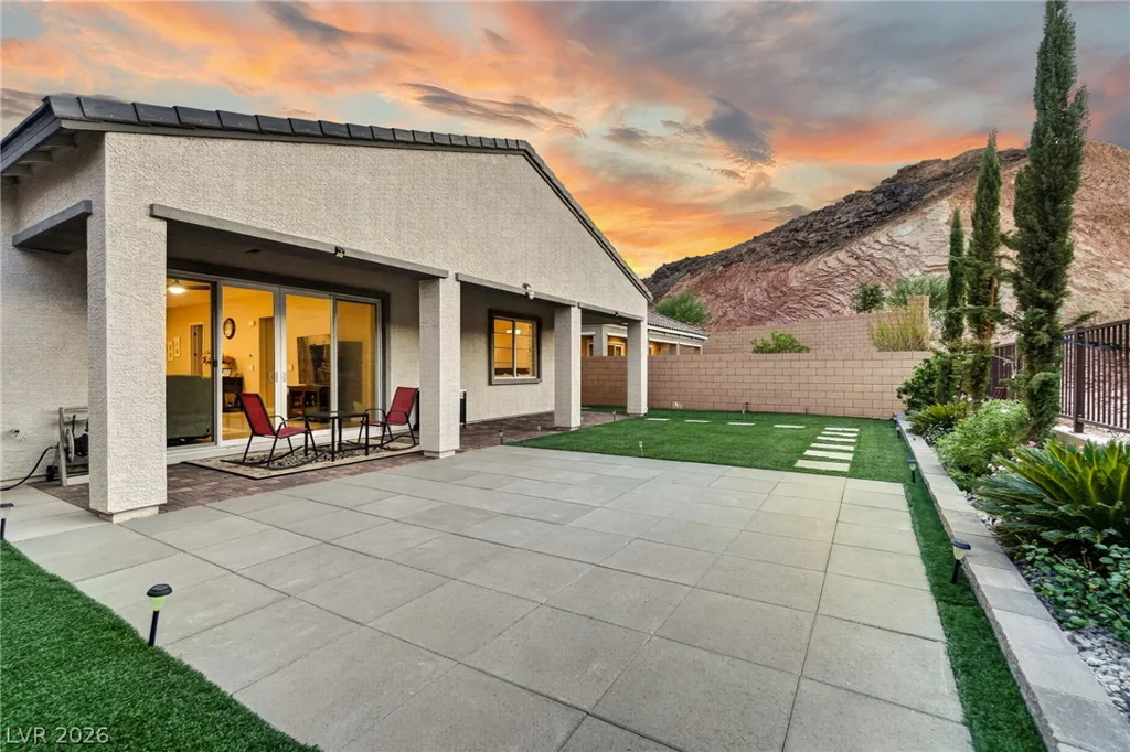 72 Navajo Bridge, Henderson, NV 89011