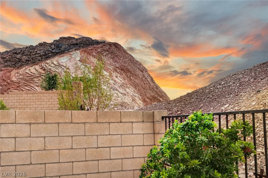 72 Navajo Bridge, Henderson, NV 89011