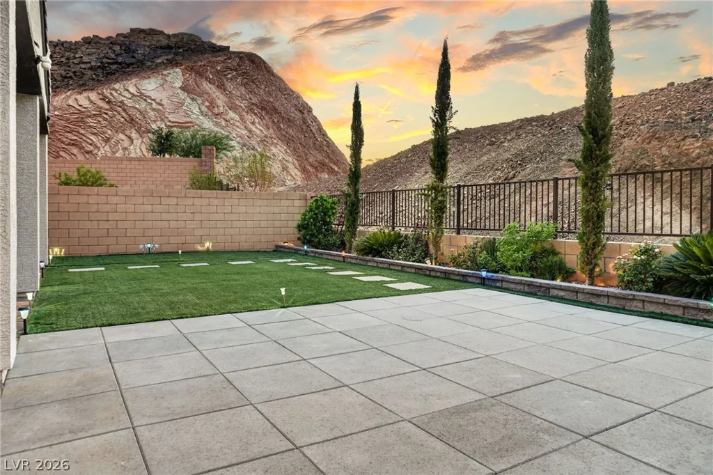 72 Navajo Bridge, Henderson, NV 89011