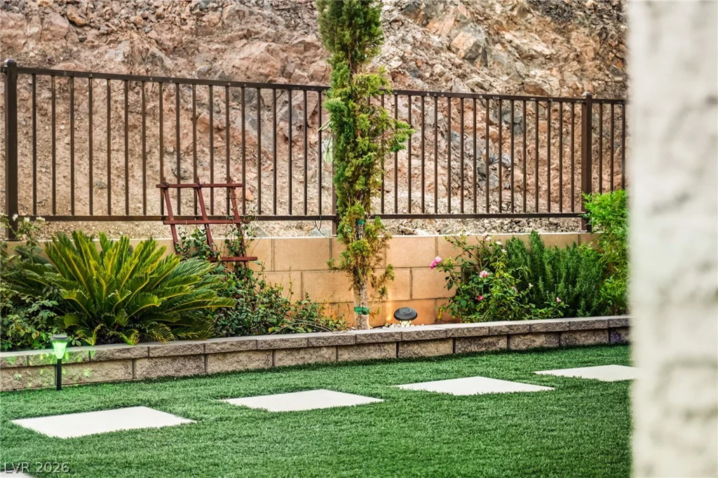 72 Navajo Bridge, Henderson, NV 89011