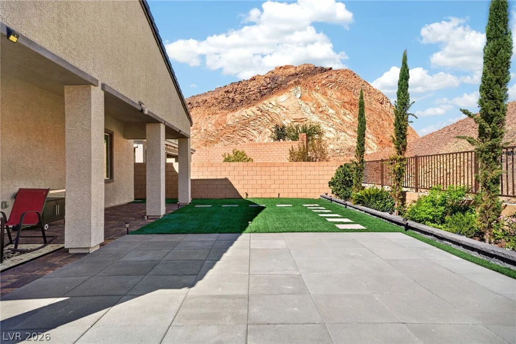 72 Navajo Bridge, Henderson, NV 89011