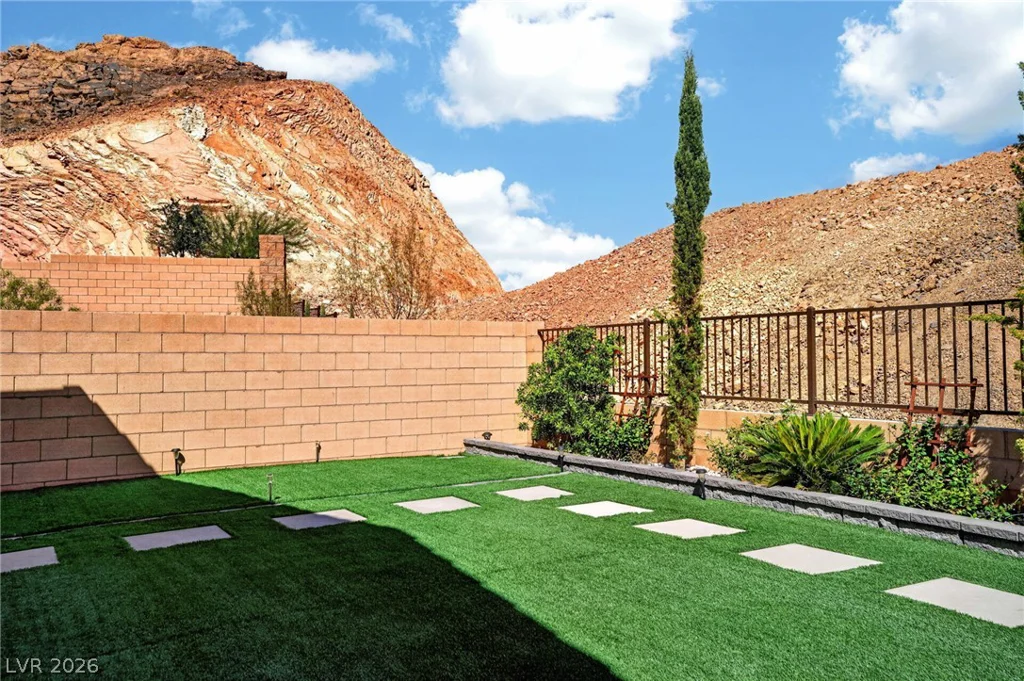 72 Navajo Bridge, Henderson, NV 89011