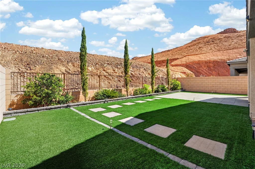 72 Navajo Bridge, Henderson, NV 89011