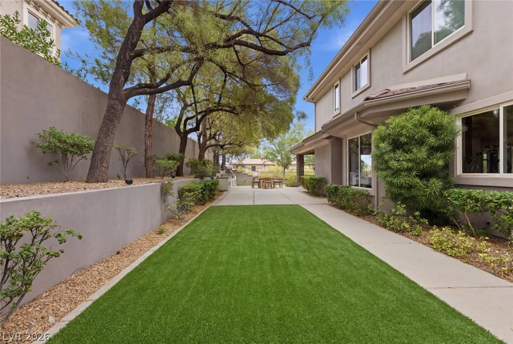 9908 Moon Valley, Las Vegas, NV 89134