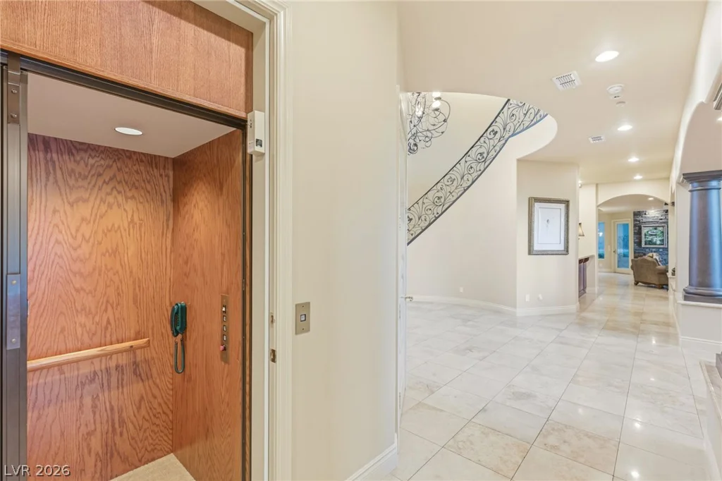 9908 Moon Valley, Las Vegas, NV 89134