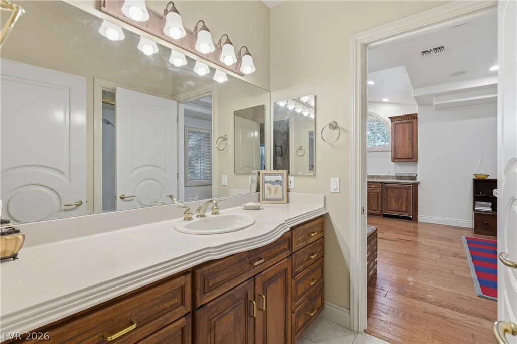 9908 Moon Valley, Las Vegas, NV 89134