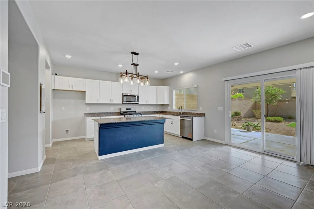 7845 Stone Forest, North Las Vegas, NV 89084
