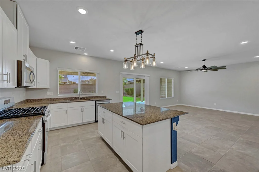 7845 Stone Forest, North Las Vegas, NV 89084