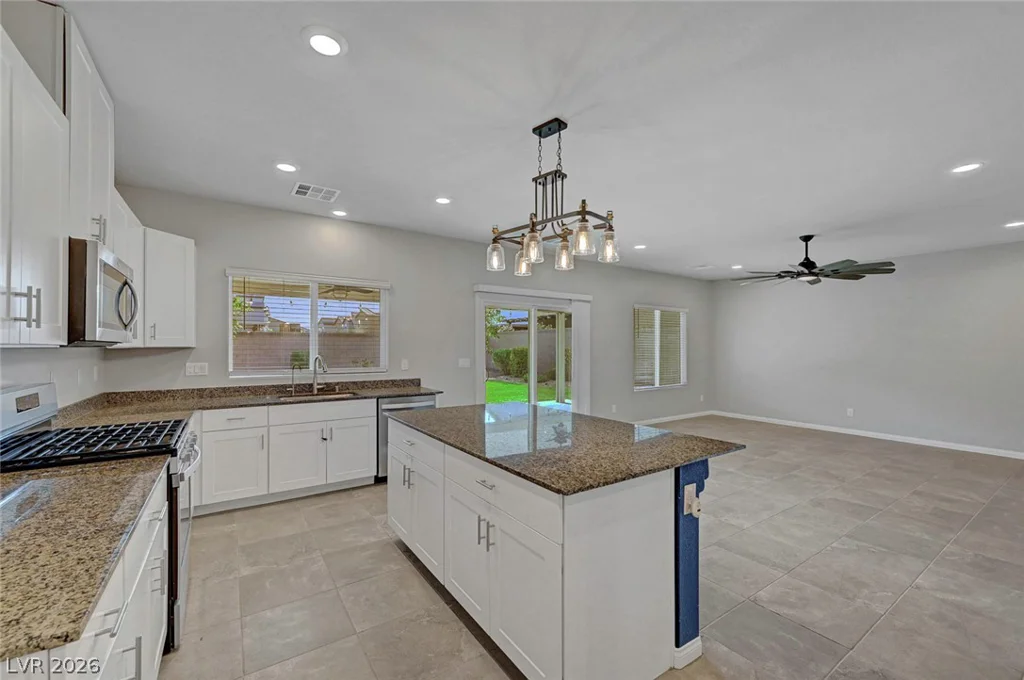 7845 Stone Forest, North Las Vegas, NV 89084