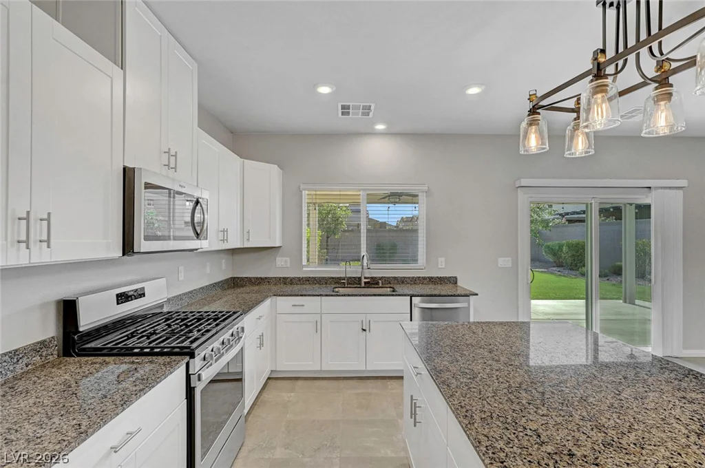 7845 Stone Forest, North Las Vegas, NV 89084