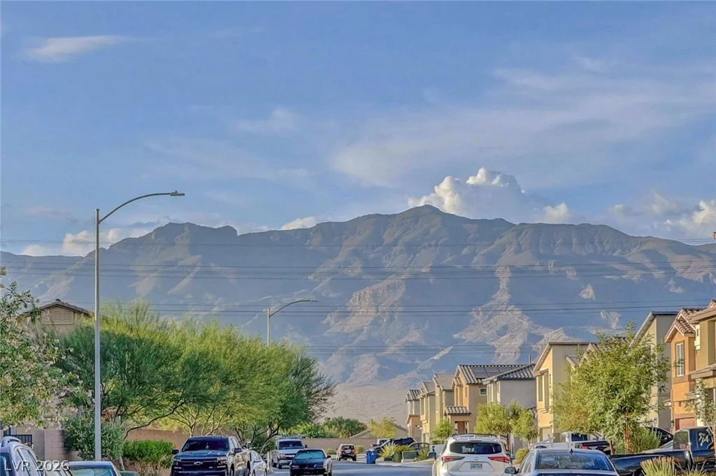 7845 Stone Forest, North Las Vegas, NV 89084