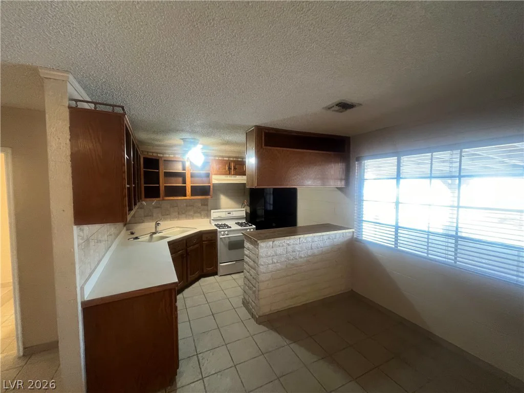 1816 MERZE, Henderson, NV 89011