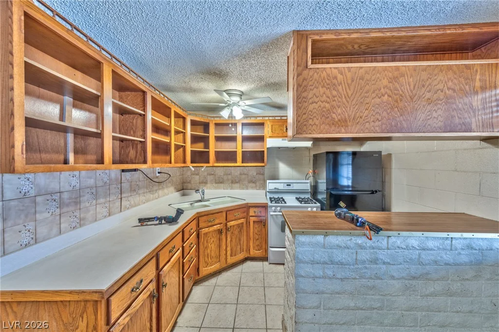1816 MERZE, Henderson, NV 89011