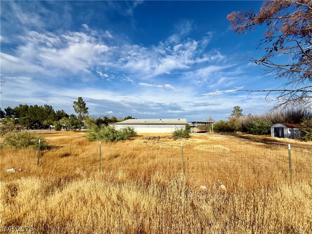 6821 Surrey, Pahrump, NV 89048
