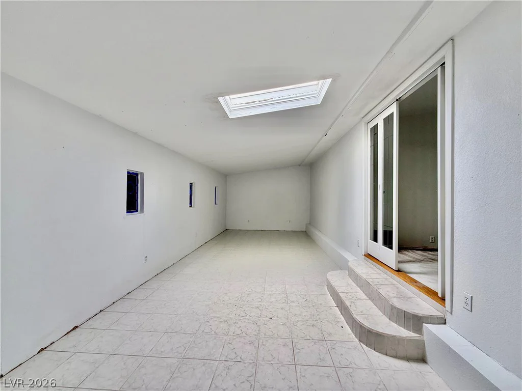 6821 Surrey, Pahrump, NV 89048