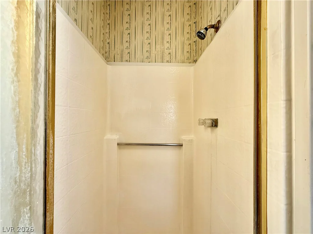 6821 Surrey, Pahrump, NV 89048