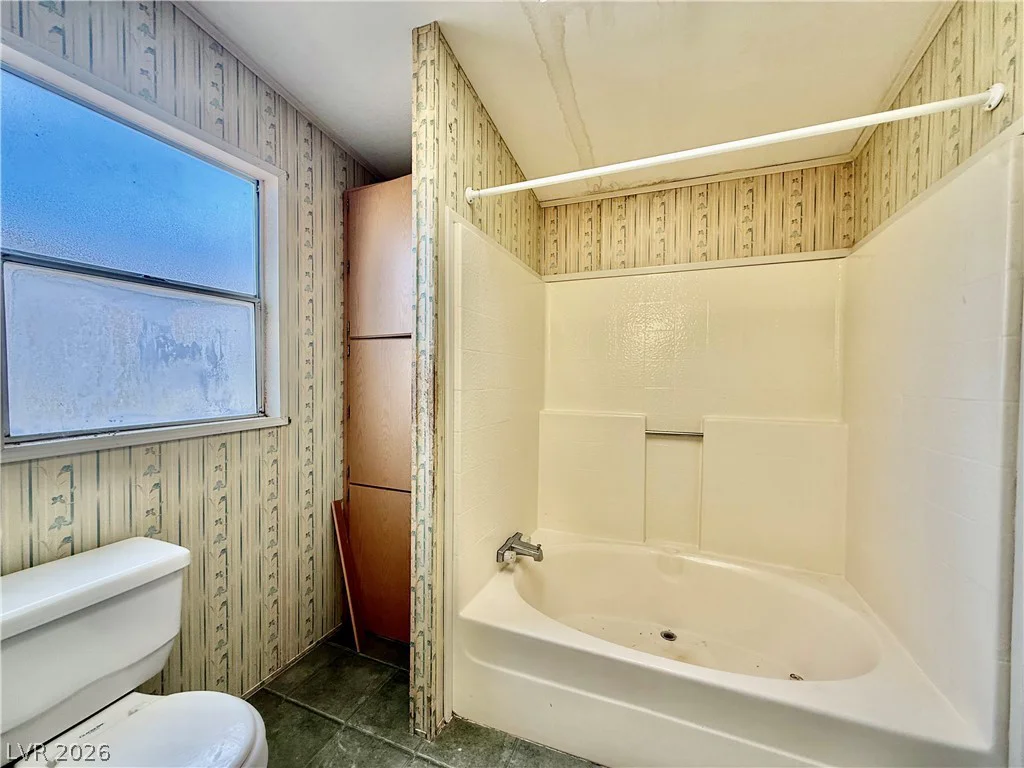 6821 Surrey, Pahrump, NV 89048